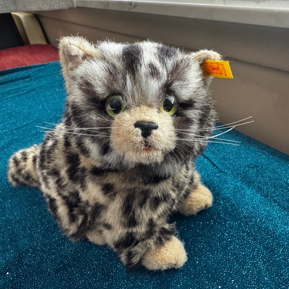 Steiff brown & black Calico kitten Stuffed Toy